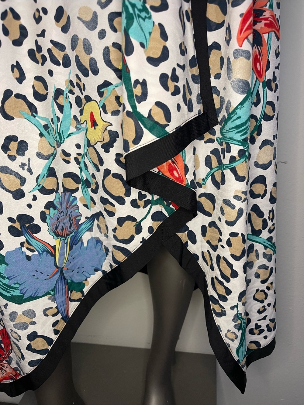 Soft Surroundings Skirt S Floral Leopard Print Asymmetrical Midi White Flowy - Picture 6 of 9